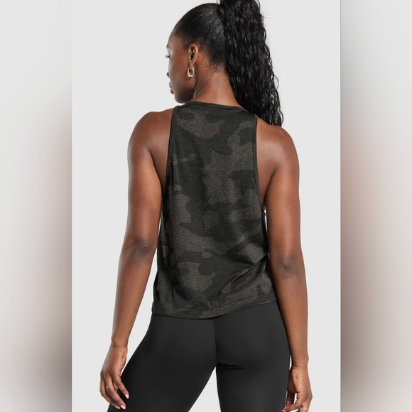 GYMSHARK Adapt Camo Seamless Tank - Picture 4 of 8